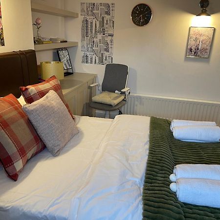 London Luxe Rooms Surbiton 외부 사진