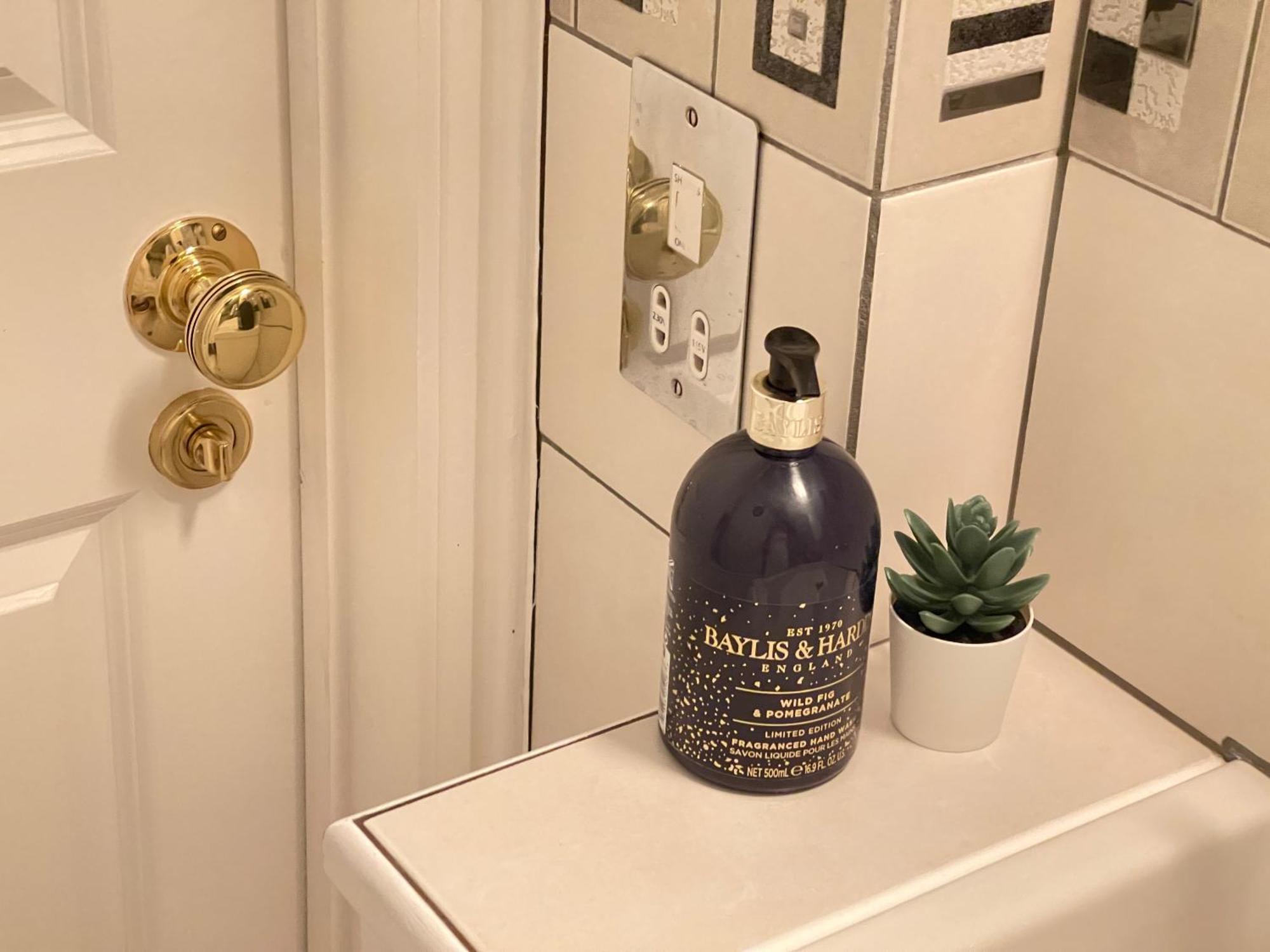 London Luxe Rooms Surbiton 외부 사진